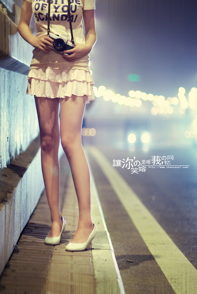 女生受伤的签名_WWW.WHOISQQ.COM