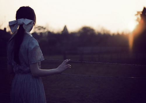 悲伤签名女生_WWW.WHOISQQ.COM