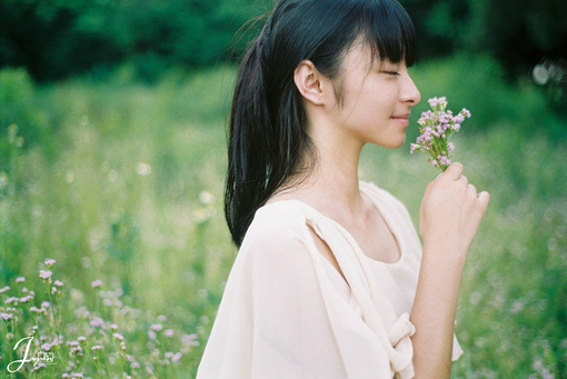 qq个性签名女生40字_WWW.WHOISQQ.COM