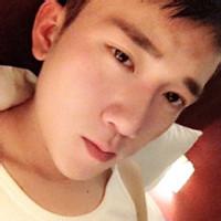唯美眼镜男生头像图片_WWW.WHOISQQ.COM
