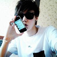 qq头像图片网男生带眼镜_WWW.WHOISQQ.COM