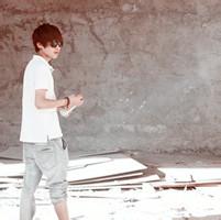正脸男生qq头像图片_WWW.WHOISQQ.COM