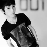 潮流头像图片男生黑白_WWW.WHOISQQ.COM