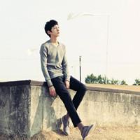 男生阳光背影头像图片_WWW.WHOISQQ.COM