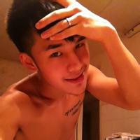 卡通小胡子男生头像图片_WWW.WHOISQQ.COM