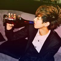 男生喝红酒qq头像图片_WWW.WHOISQQ.COM