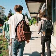 qq头像图片离别男生_WWW.WHOISQQ.COM