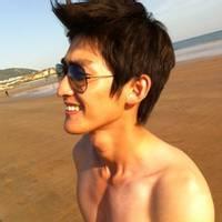 带翅膀男生头像图片_WWW.WHOISQQ.COM