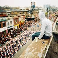 拿行李箱的男生头像图片_WWW.WHOISQQ.COM