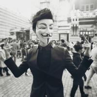 qq头像图片面具黑白男生_WWW.WHOISQQ.COM