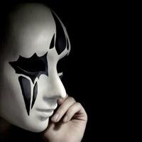 qq头像图片面具黑白男生_WWW.WHOISQQ.COM