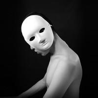 qq头像图片面具黑白男生_WWW.WHOISQQ.COM