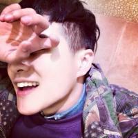 一点都不帅的男生头像图片_WWW.WHOISQQ.COM