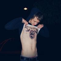 一点都不帅的男生头像图片_WWW.WHOISQQ.COM
