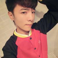 男生苦笑流泪头像图片_WWW.WHOISQQ.COM