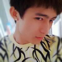 男生苦笑流泪头像图片_WWW.WHOISQQ.COM