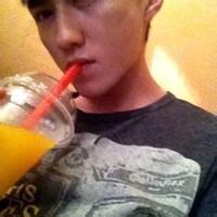 深邃眼睛男生头像图片_WWW.WHOISQQ.COM