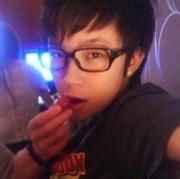 qq闪耀头像图片男生_WWW.WHOISQQ.COM