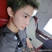 qq闪耀头像图片男生_WWW.WHOISQQ.COM
