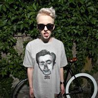 qq头像图片男生骑死飞_WWW.WHOISQQ.COM