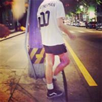 男生暖光头像图片_WWW.WHOISQQ.COM