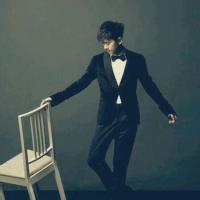 男生暖光头像图片_WWW.WHOISQQ.COM