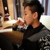 男生项链头像图片_WWW.WHOISQQ.COM