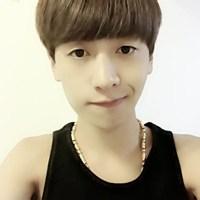男生项链头像图片_WWW.WHOISQQ.COM