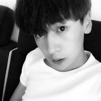 男生项链头像图片_WWW.WHOISQQ.COM