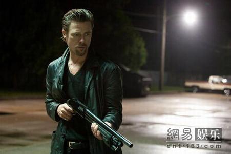 拿着手枪的男生头像图片_WWW.WHOISQQ.COM
