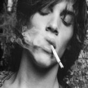 颓废头像图片男生黑白叼烟_WWW.WHOISQQ.COM