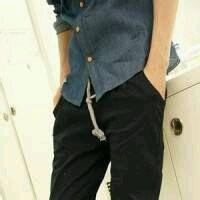 带小雨的qq男生头像图片_WWW.WHOISQQ.COM