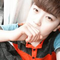 带小雨的qq男生头像图片_WWW.WHOISQQ.COM