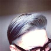 qq男生烟雾缭绕的头像图片_WWW.WHOISQQ.COM