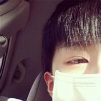 黑白半脸男生头像图片_WWW.WHOISQQ.COM