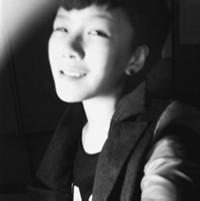 qq黑色头像图片不带字男生_WWW.WHOISQQ.COM