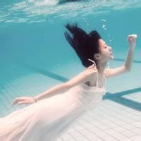 男生安慰女生的头像图片_WWW.WHOISQQ.COM