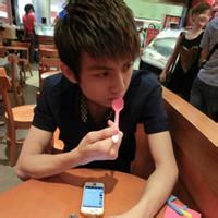 男生可爱扣扣头像图片_WWW.WHOISQQ.COM