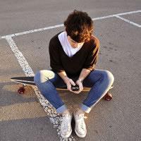 欧美失落男生头像图片_WWW.WHOISQQ.COM