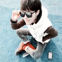 qq头像图片男生装可怜_WWW.WHOISQQ.COM