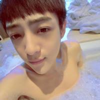 qq男生帅气真人头像图片_WWW.WHOISQQ.COM