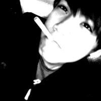 欧洲男生吸烟qq头像图片_WWW.WHOISQQ.COM