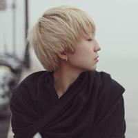 染白发男生头像图片_WWW.WHOISQQ.COM
