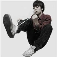 男生黑色抽烟伤感头像图片_WWW.WHOISQQ.COM