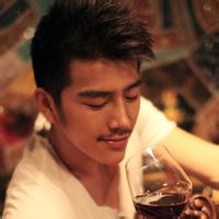 有气质男生头像图片_WWW.WHOISQQ.COM