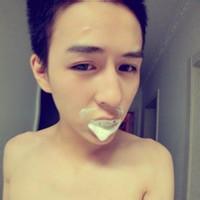崩溃的男生头像图片_WWW.WHOISQQ.COM