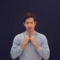 崩溃的男生头像图片_WWW.WHOISQQ.COM