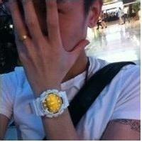 男生开路虎的霸气头像图片_WWW.WHOISQQ.COM
