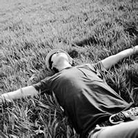 qq头像图片男生黑白枪的_WWW.WHOISQQ.COM