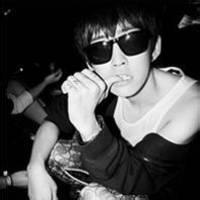 男生霸道伤感头像图片_WWW.WHOISQQ.COM